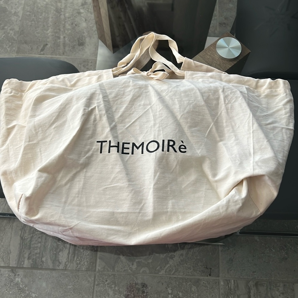 Themoirè Kore Burgundy Vegan Nappa Quilted Tote with Pouch & Dust Bag - Picture 12 of 15